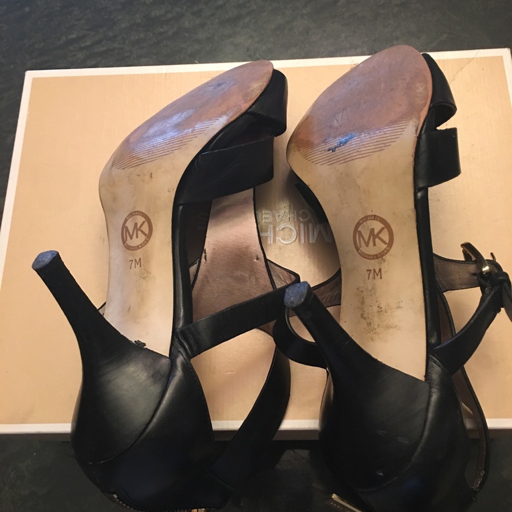 MK Heels - Picture 4 of 4
